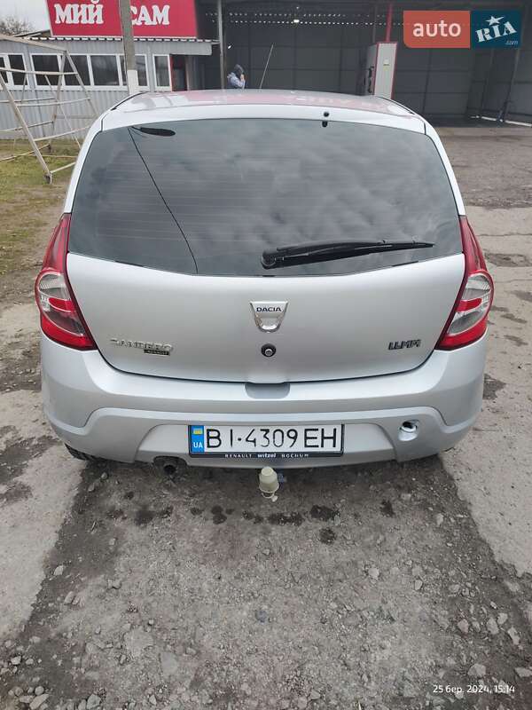 Хэтчбек Dacia Sandero 2009 в Гадяче фото 6 Хэтчбек Dacia Sandero 2009 в Гадяче