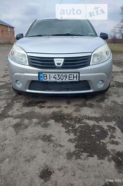 Хетчбек Dacia Sandero 2009 в Гадячі