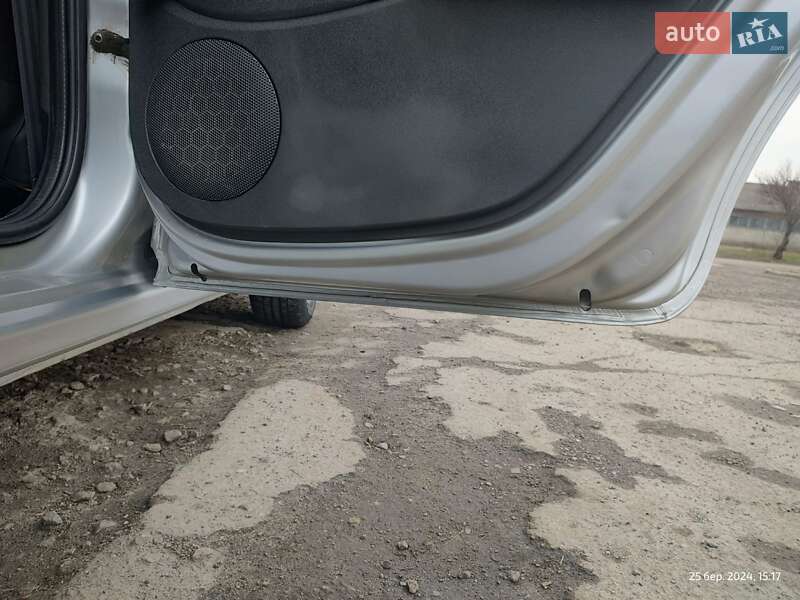 Хэтчбек Dacia Sandero 2009 в Гадяче фото 14 Хэтчбек Dacia Sandero 2009 в Гадяче