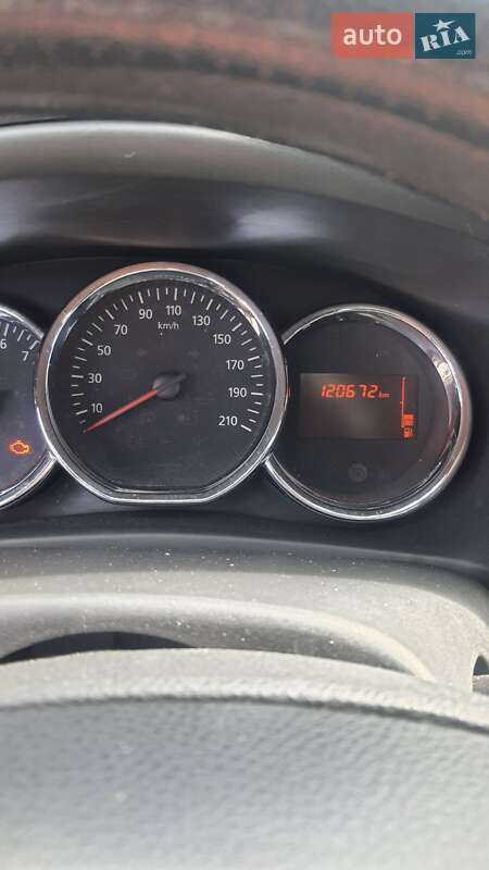 Хэтчбек Dacia Sandero 2013 в Одессе