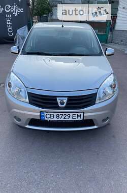 Dacia Sandero 2011