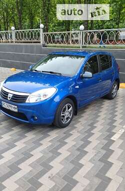 Хэтчбек Dacia Sandero 2008 в Краматорске