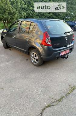 Хетчбек Dacia Sandero 2009 в Ніжині