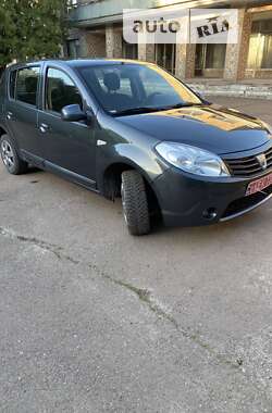 Хетчбек Dacia Sandero 2009 в Ніжині