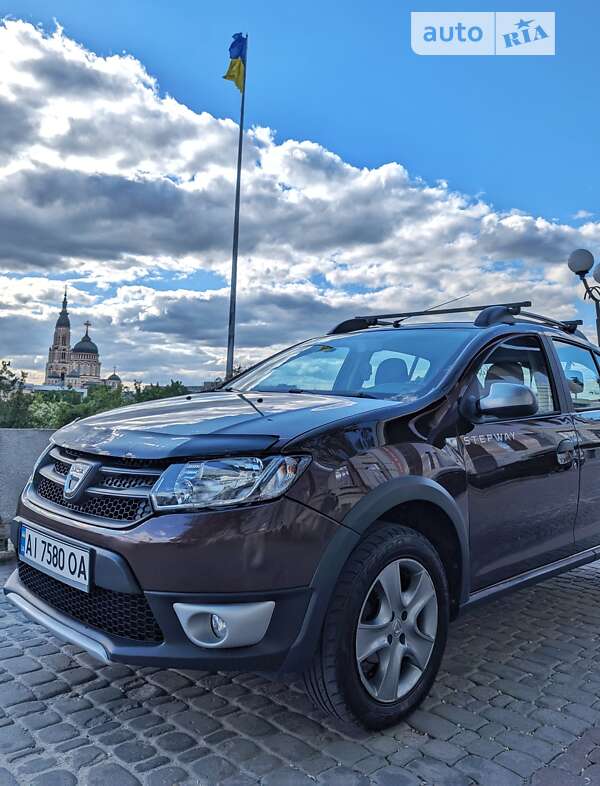 Позашляховик / Кросовер Dacia Sandero 2016 в Харкові