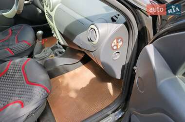 Хетчбек Dacia Sandero 2010 в Дубні