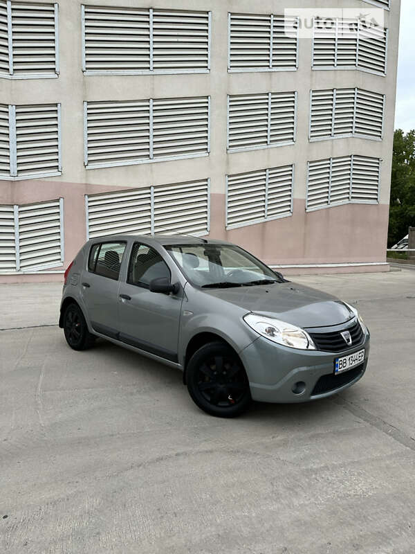 Хетчбек Dacia Sandero 2009 в Одесі