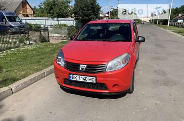 Хэтчбек Dacia Sandero 2009 в Млинове