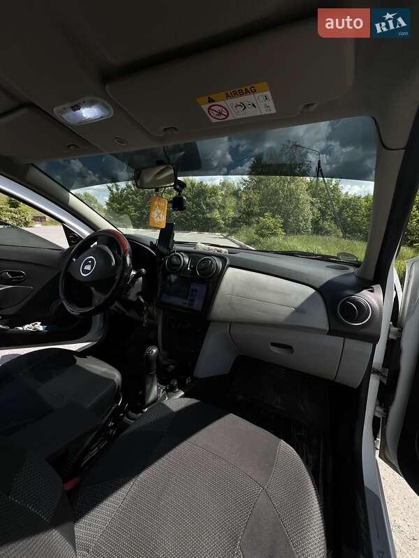 Хэтчбек Dacia Sandero 2013 в Звягеле фото 9 Хэтчбек Dacia Sandero 2013 в Звягеле