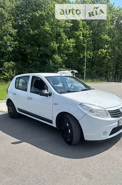 Хэтчбек Dacia Sandero 2009 в Трускавце