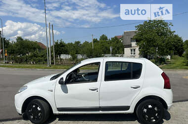 Хэтчбек Dacia Sandero 2009 в Трускавце