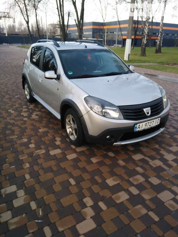 Хетчбек Dacia Sandero 2010 в Броварах