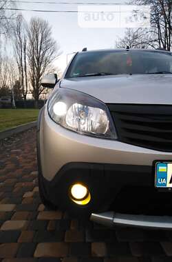 Хетчбек Dacia Sandero 2010 в Броварах