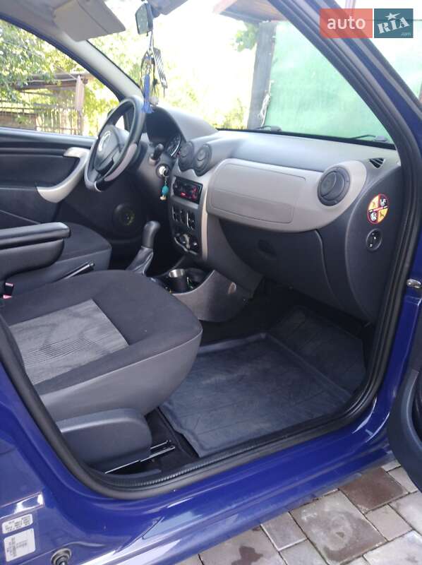 Хетчбек Dacia Sandero 2009 в Жидачові