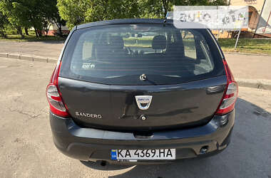 Хэтчбек Dacia Sandero 2010 в Львове