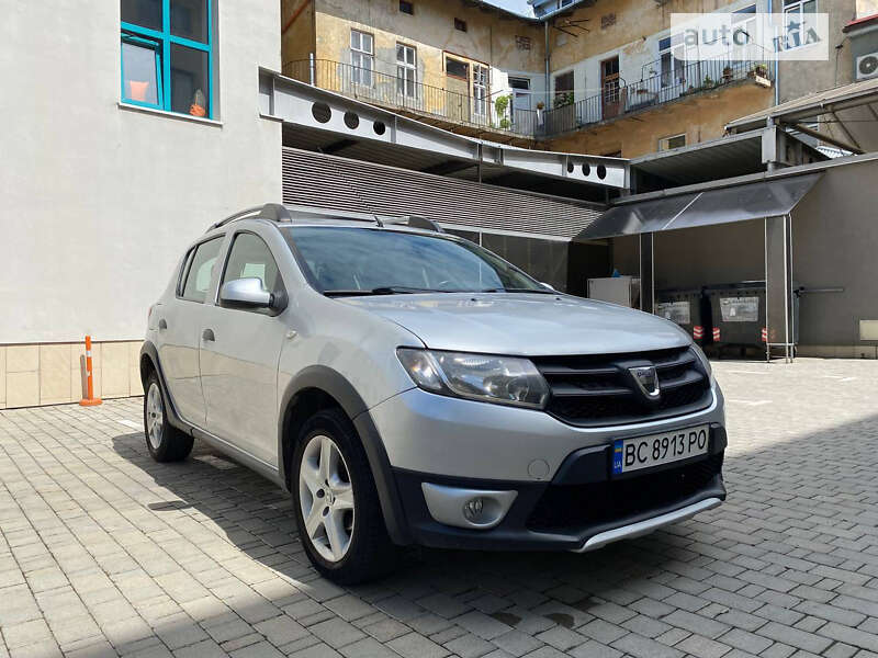 Хетчбек Dacia Sandero 2014 в Львові