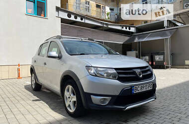 Хетчбек Dacia Sandero 2014 в Львові