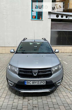 Хетчбек Dacia Sandero 2014 в Львові