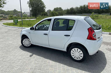 Хэтчбек Dacia Sandero 2009 в Днепре