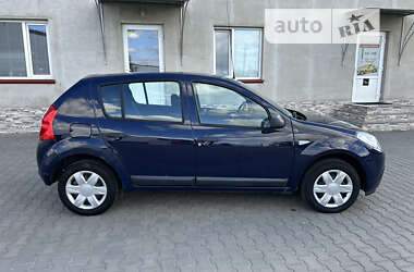 Хэтчбек Dacia Sandero 2009 в Луцке