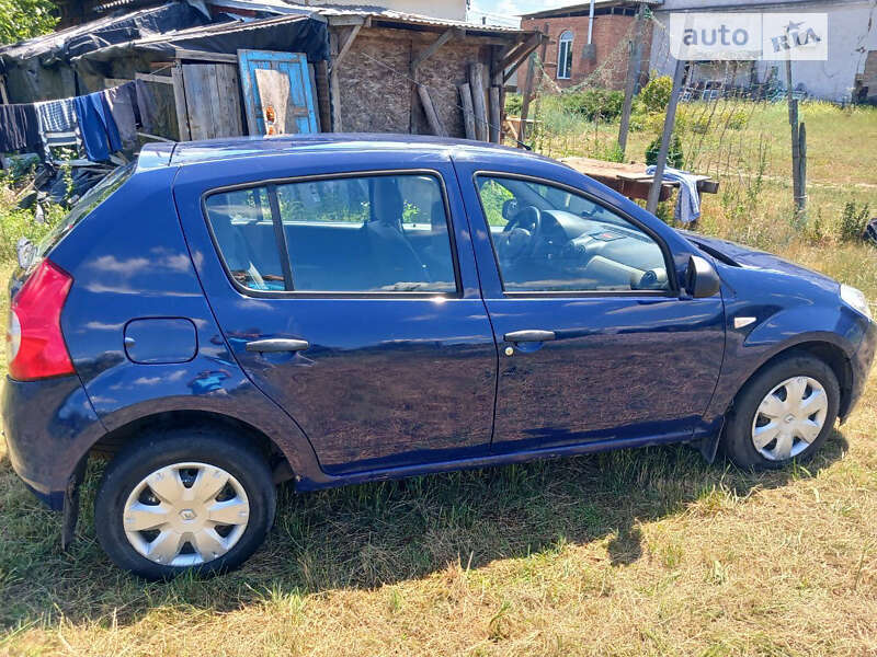 Хэтчбек Dacia Sandero 2009 в Кропивницком