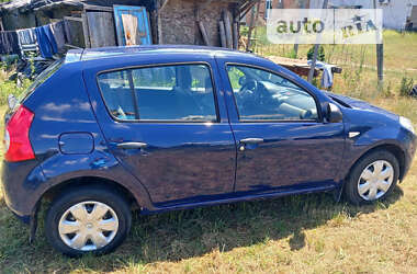 Хэтчбек Dacia Sandero 2009 в Кропивницком