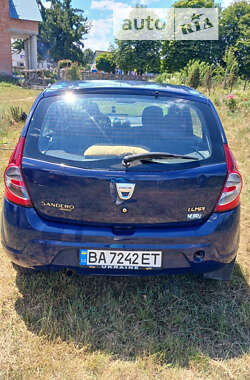 Хэтчбек Dacia Sandero 2009 в Кропивницком