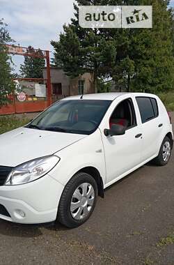 Хетчбек Dacia Sandero 2008 в Коломиї