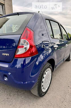 Хэтчбек Dacia Sandero 2009 в Луцке