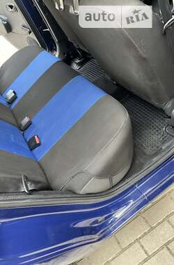 Хэтчбек Dacia Sandero 2009 в 