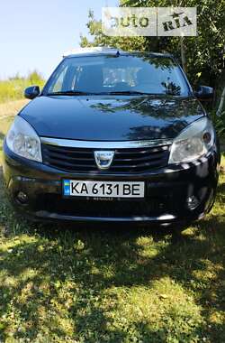 Хэтчбек Dacia Sandero 2012 в Киеве