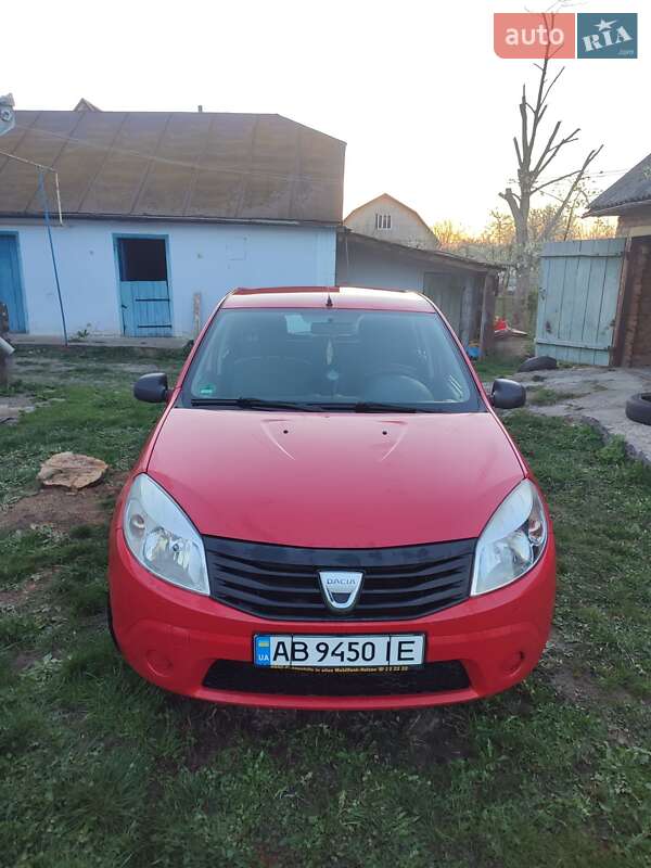 Хэтчбек Dacia Sandero 2009 в Калиновке