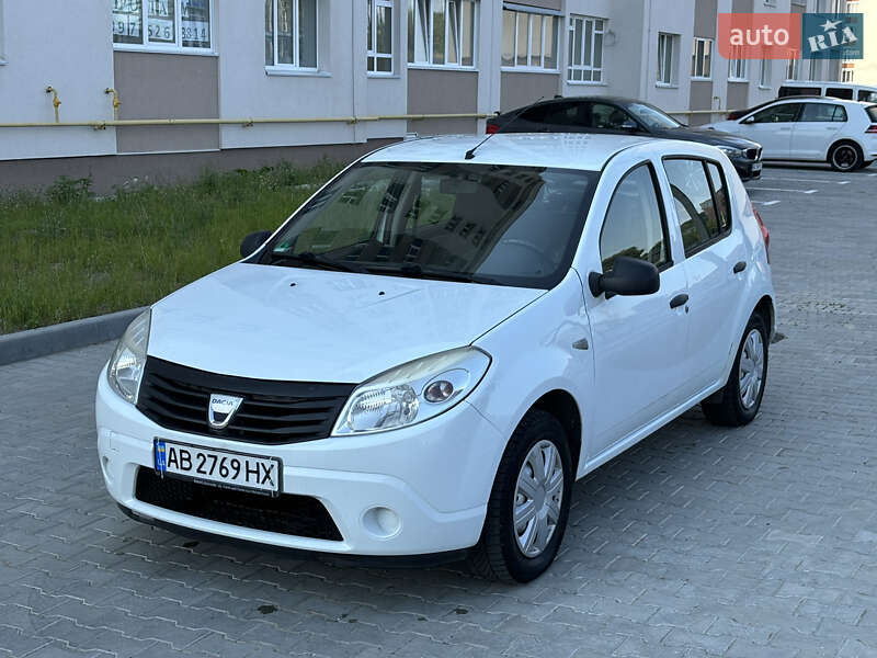 Хетчбек Dacia Sandero 2009 в Хмельницькому