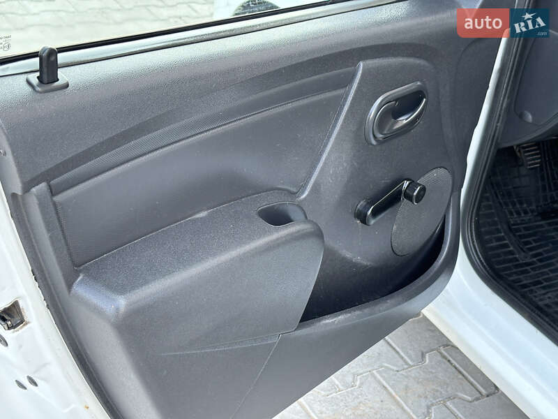 Хетчбек Dacia Sandero 2009 в Хмельницькому