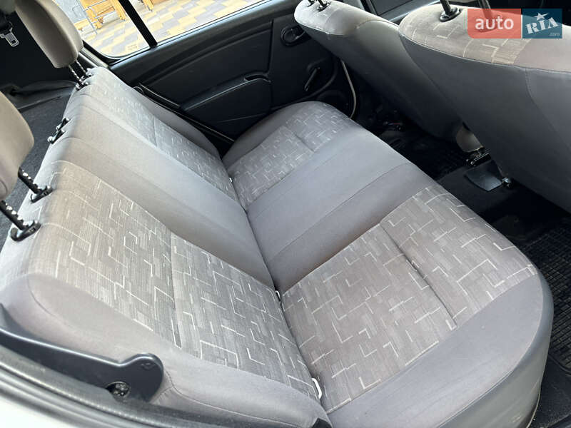 Хетчбек Dacia Sandero 2009 в Хмельницькому