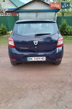 Хетчбек Dacia Sandero 2013 в Лугинах