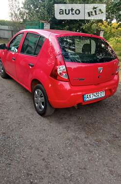 Хэтчбек Dacia Sandero 2009 в Валках