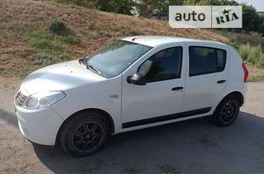 Хэтчбек Dacia Sandero 2010 в Кропивницком