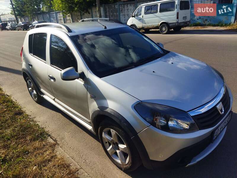 Хэтчбек Dacia Sandero 2011 в Белой Церкви