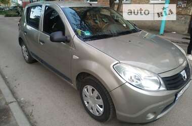 Хэтчбек Dacia Sandero 2009 в Черкассах