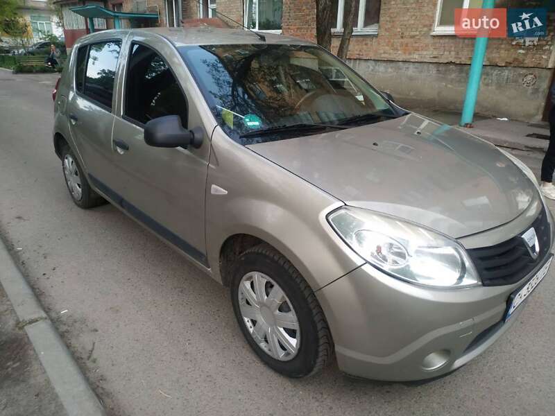 Хэтчбек Dacia Sandero 2009 в Черкассах