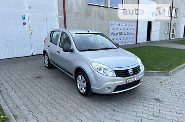 Хэтчбек Dacia Sandero 2011 в Луцке