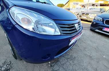 Хетчбек Dacia Sandero 2009 в Чернігові