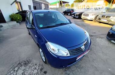 Хетчбек Dacia Sandero 2009 в Чернігові