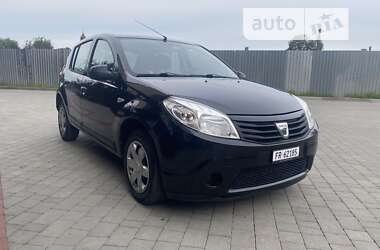 Хэтчбек Dacia Sandero 2012 в Дубно