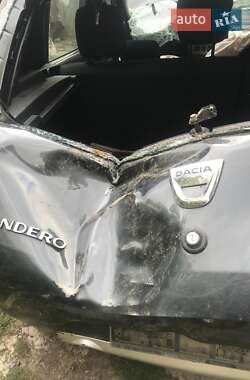 Внедорожник / Кроссовер Dacia Sandero 2012 в 