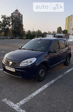 Хетчбек Dacia Sandero 2012 в Києві