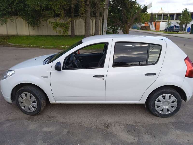 Dacia Sandero 2011