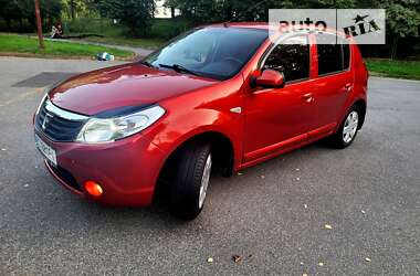 Хетчбек Dacia Sandero 2012 в Дрогобичі