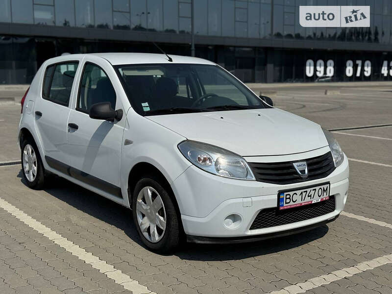 Хетчбек Dacia Sandero 2010 в Львові